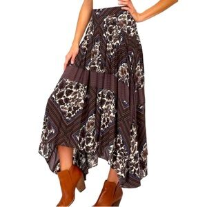 Free People Printed Paradise Skirt, size 10, lightweight and stylish for fall.